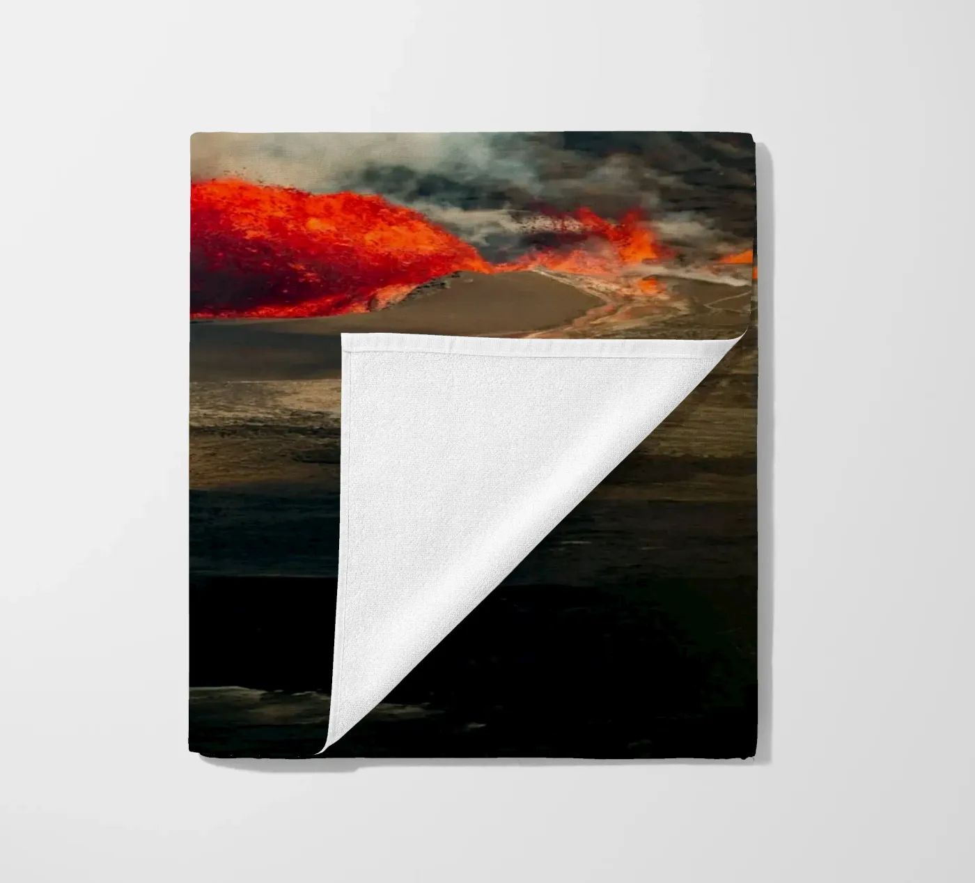 vulkaan strandhanddoek van Earthly Visions