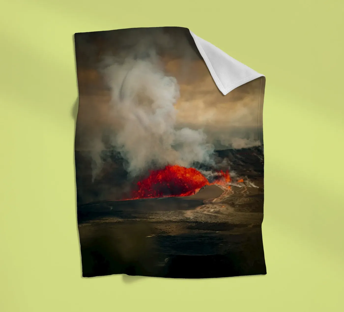 Vulkan Fleecedecke von Earthly Visions