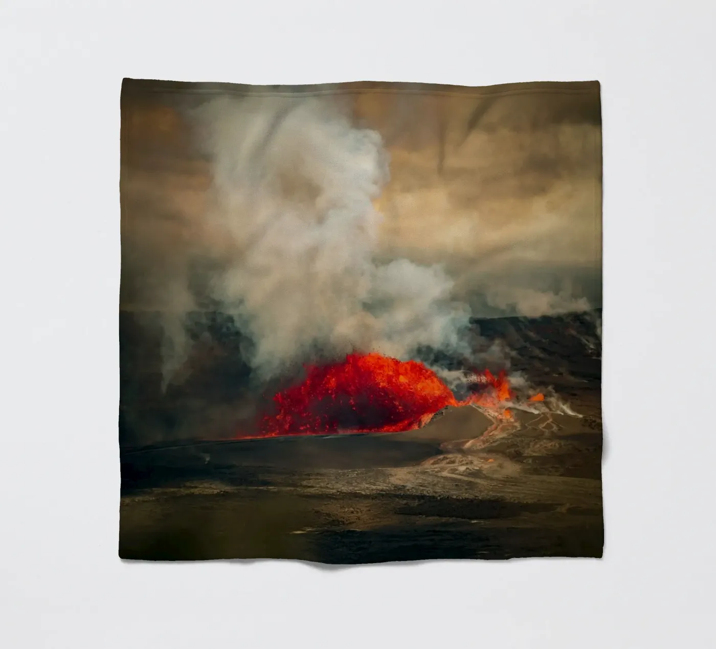 Vulkan Fleecedecke von Earthly Visions