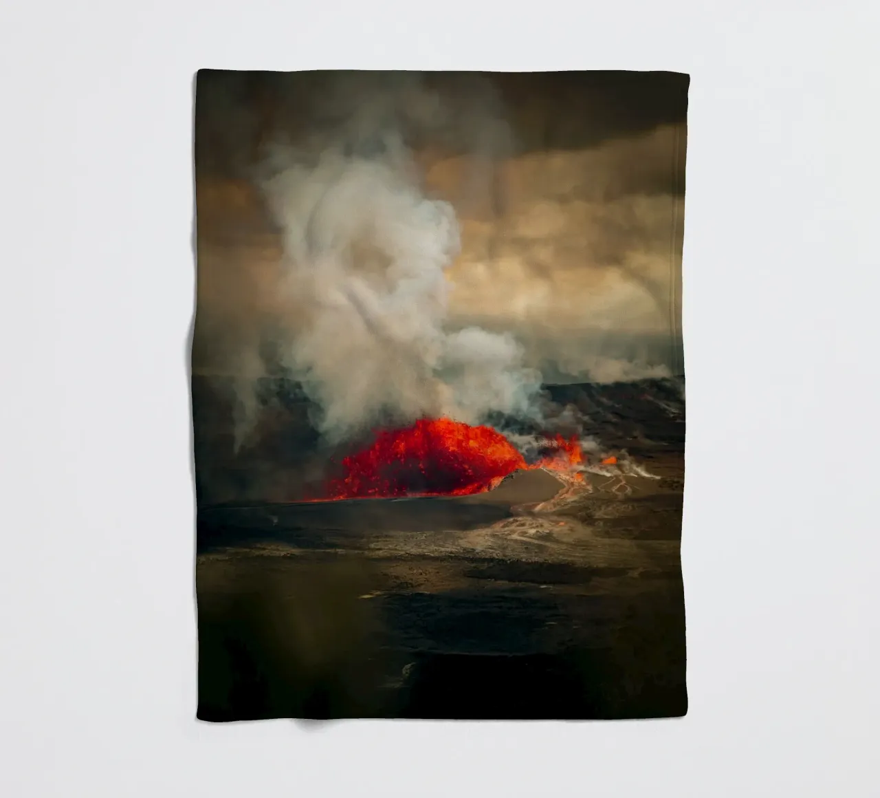 volcano Fleecedecke von Earthly Visions