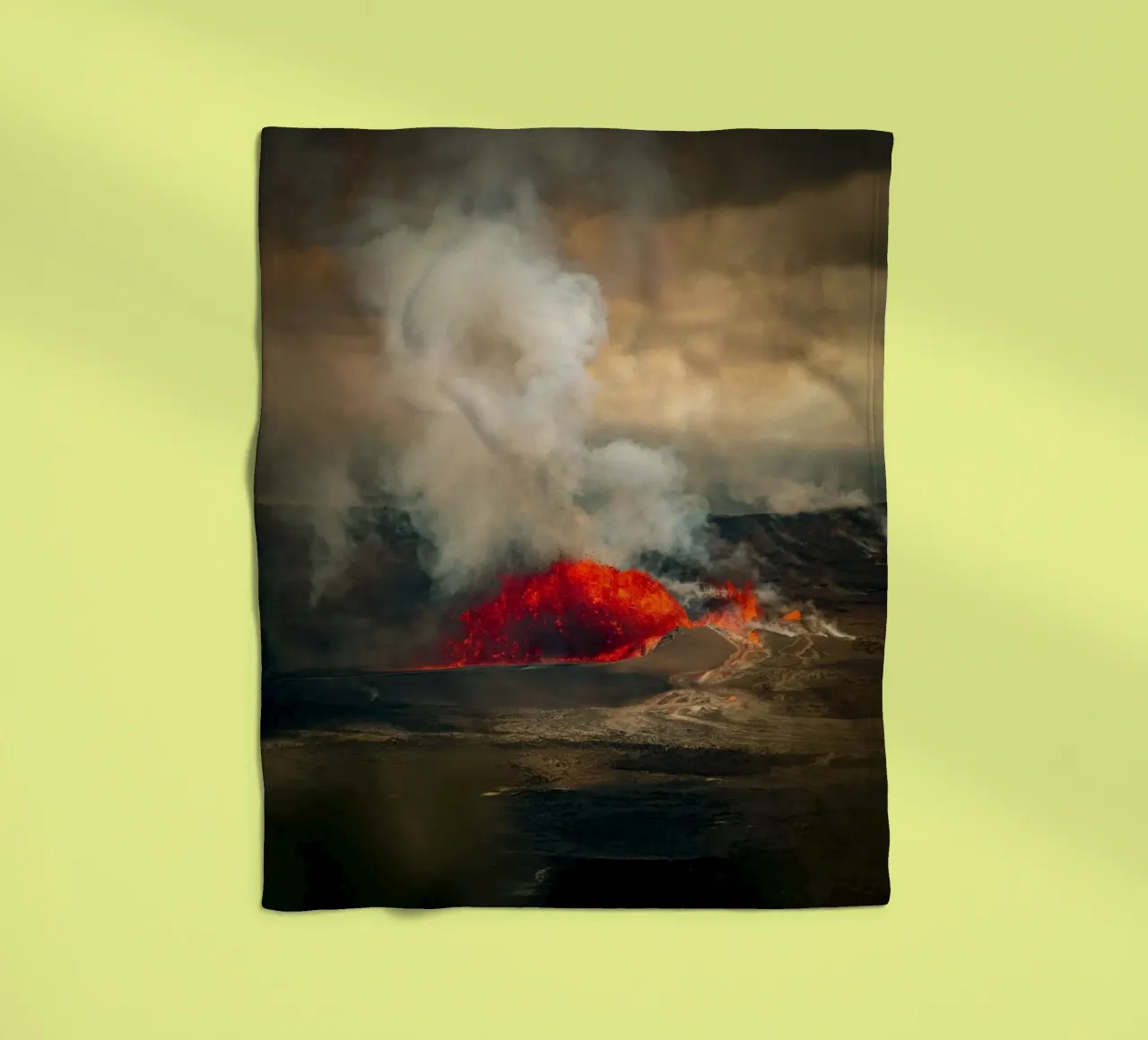 volcano Fleecedecke von Earthly Visions