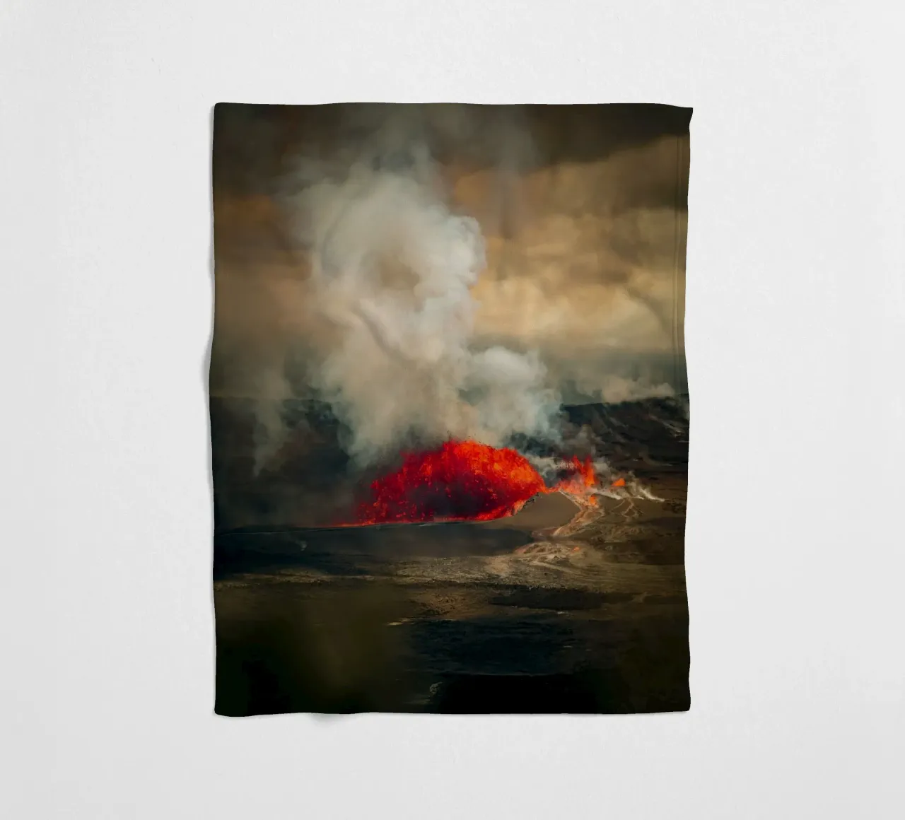 volcano Fleecedecke von Earthly Visions