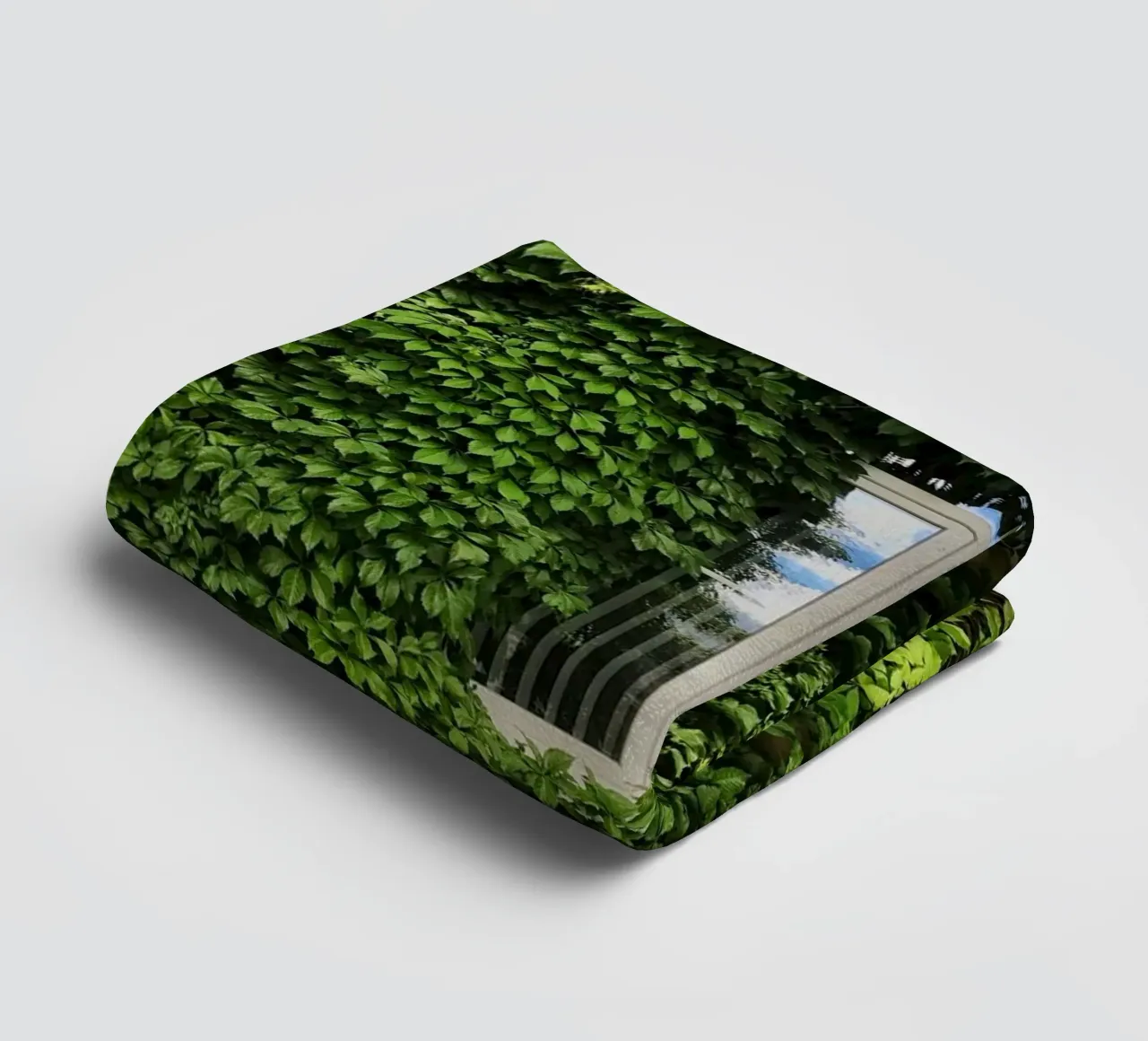 window in leaf wall asciugamano da bagno da beney