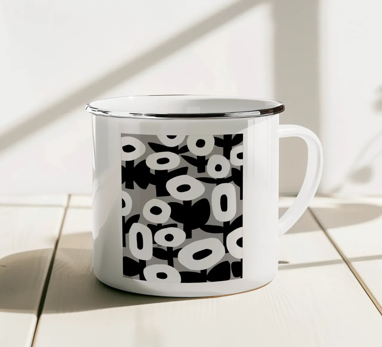 Floreale in bianco e nero 02 tazza in smalto da Little Dean