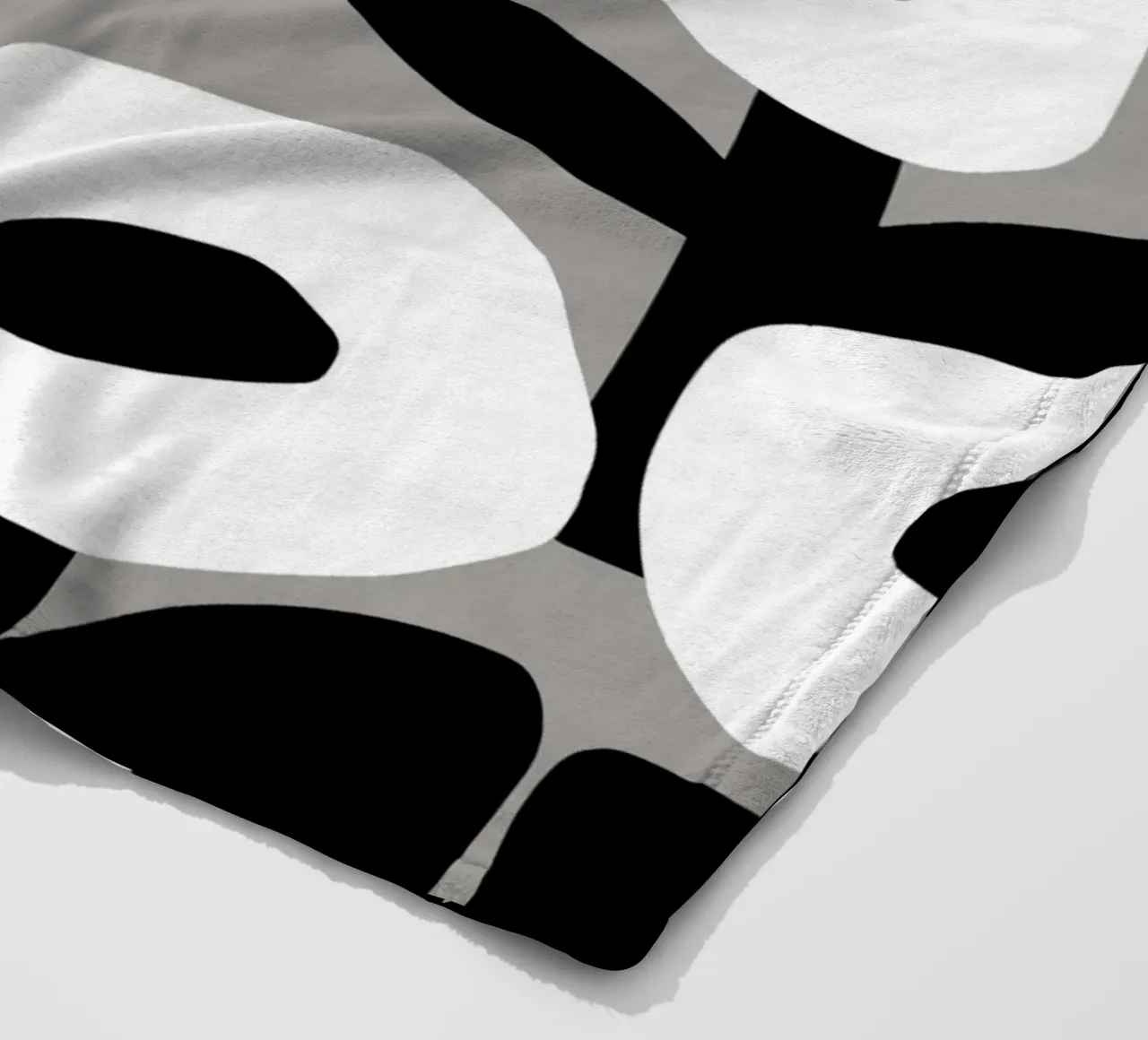 Floreale in bianco e nero 02 coperta in pile da Little Dean