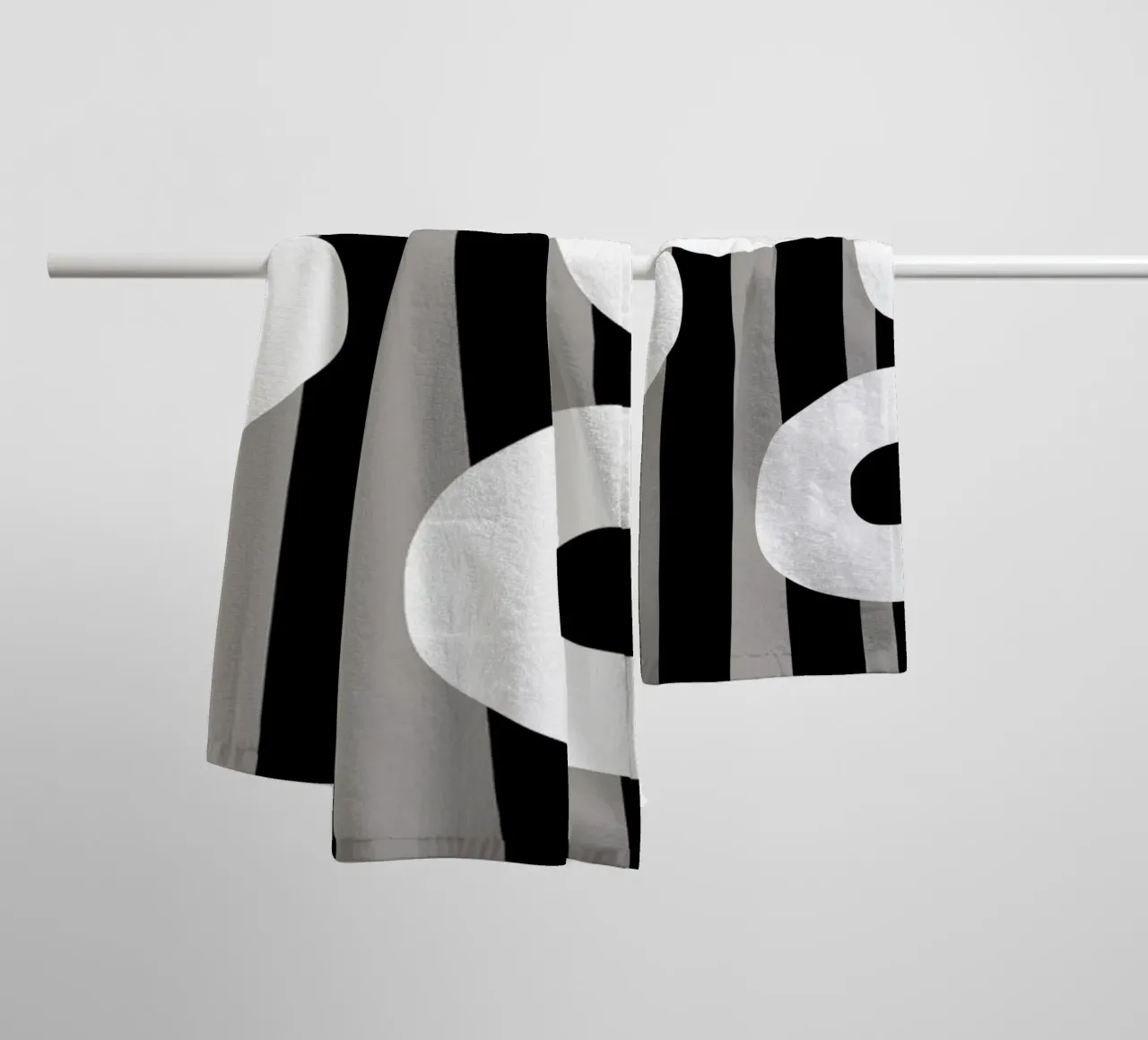 Bianco e nero floreale 04 asciugamano da bagno da Little Dean