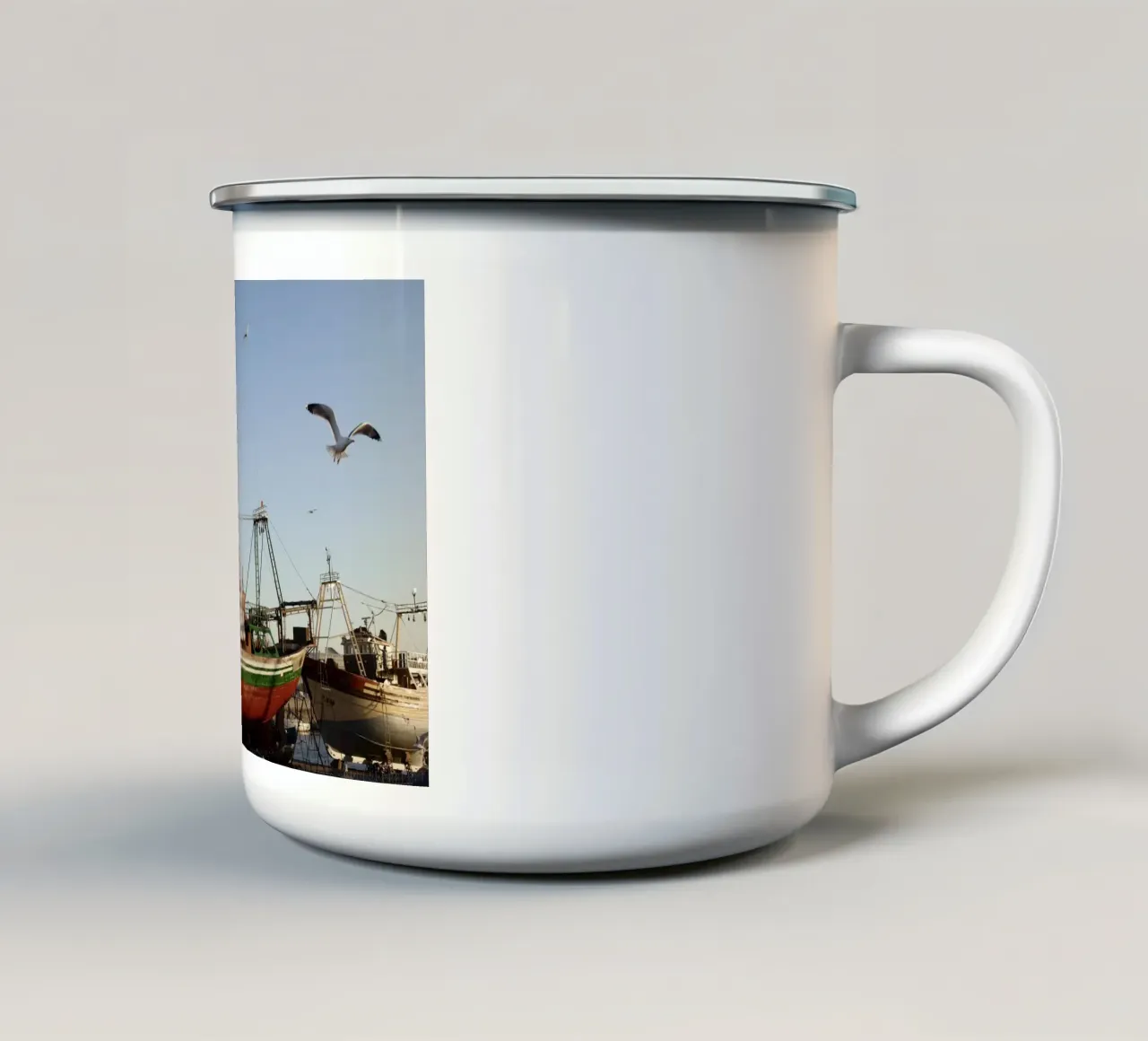 Barca in Marocco tazza in smalto da Simon Koy