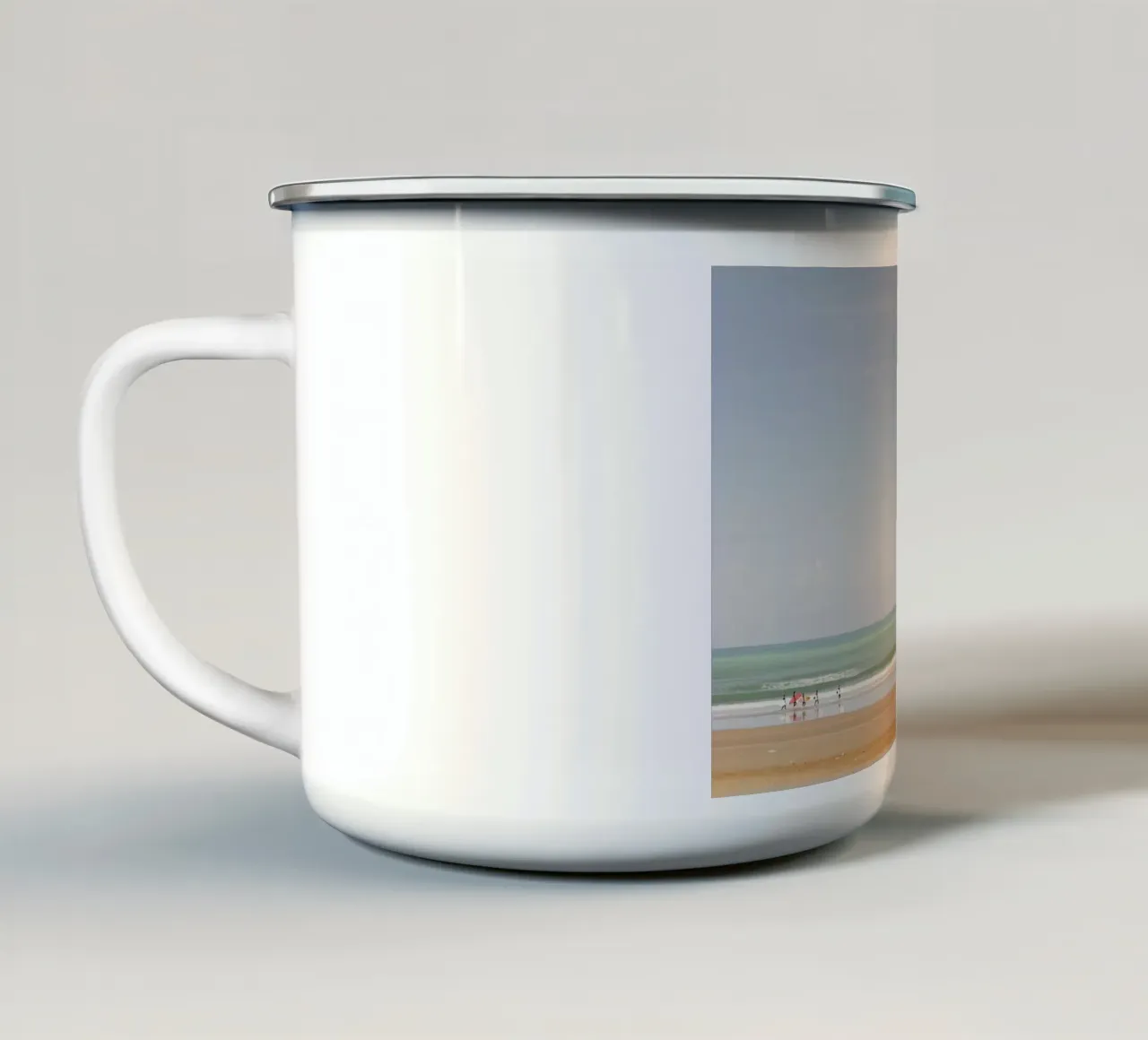 surf a Asilah (Marocco) tazza in smalto da Simon Koy