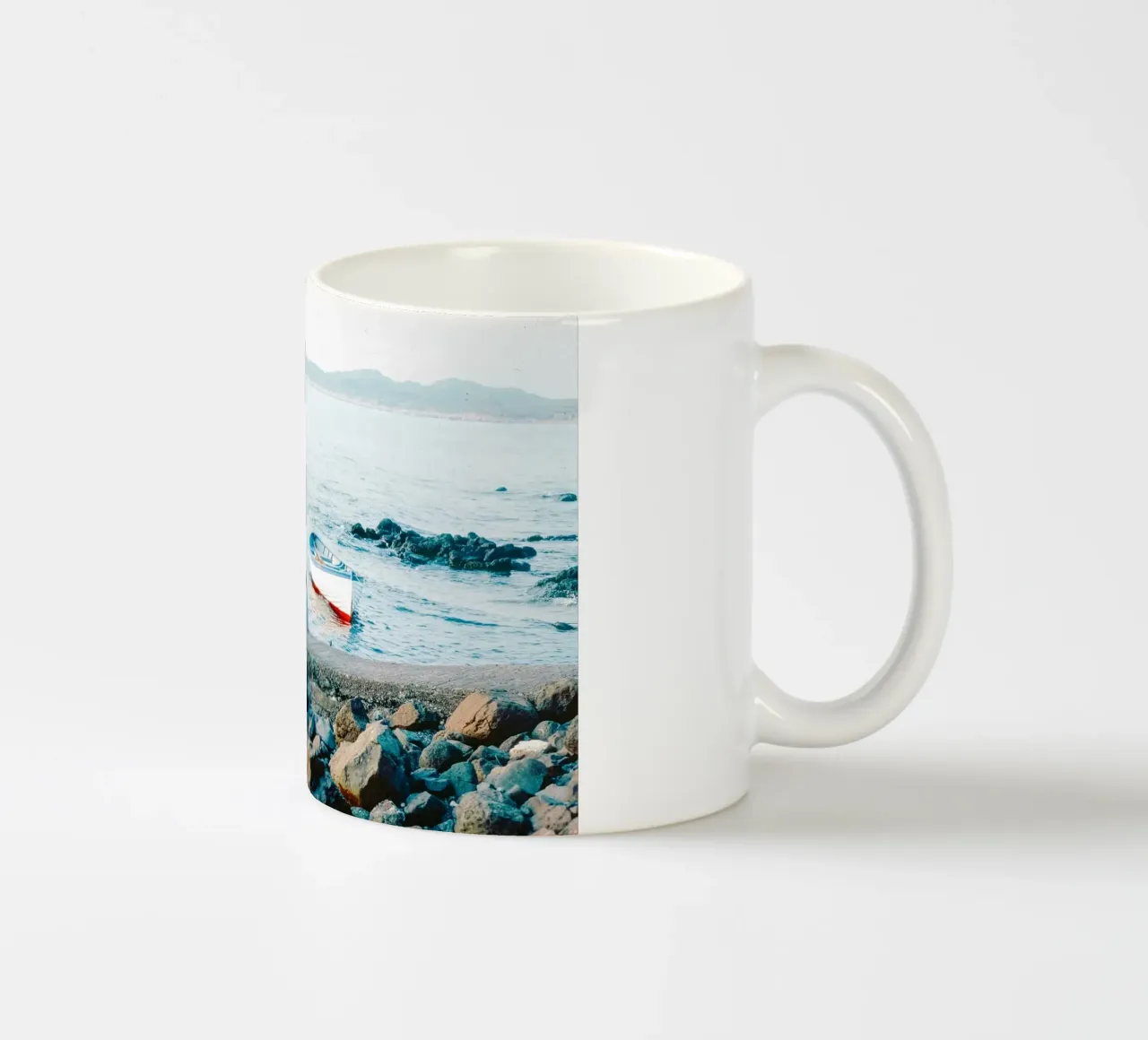 I bambini fanno il bagno in mare tazza in ceramica da lesuki