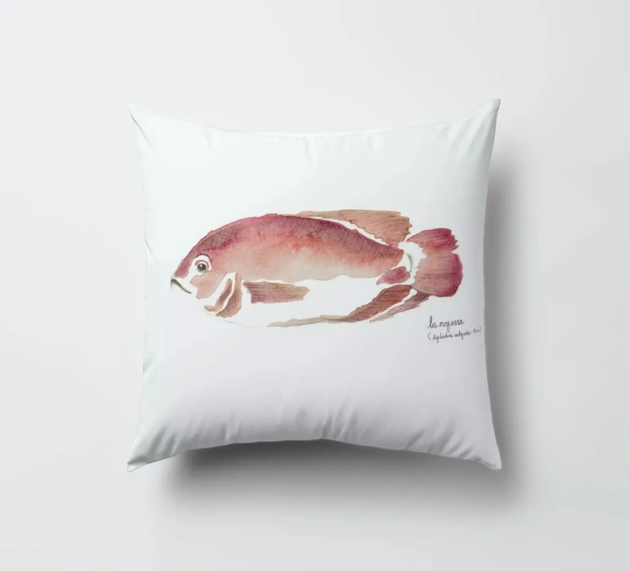 La Mojarra Roja ( red crappie) cuscino da Sandra De Leon