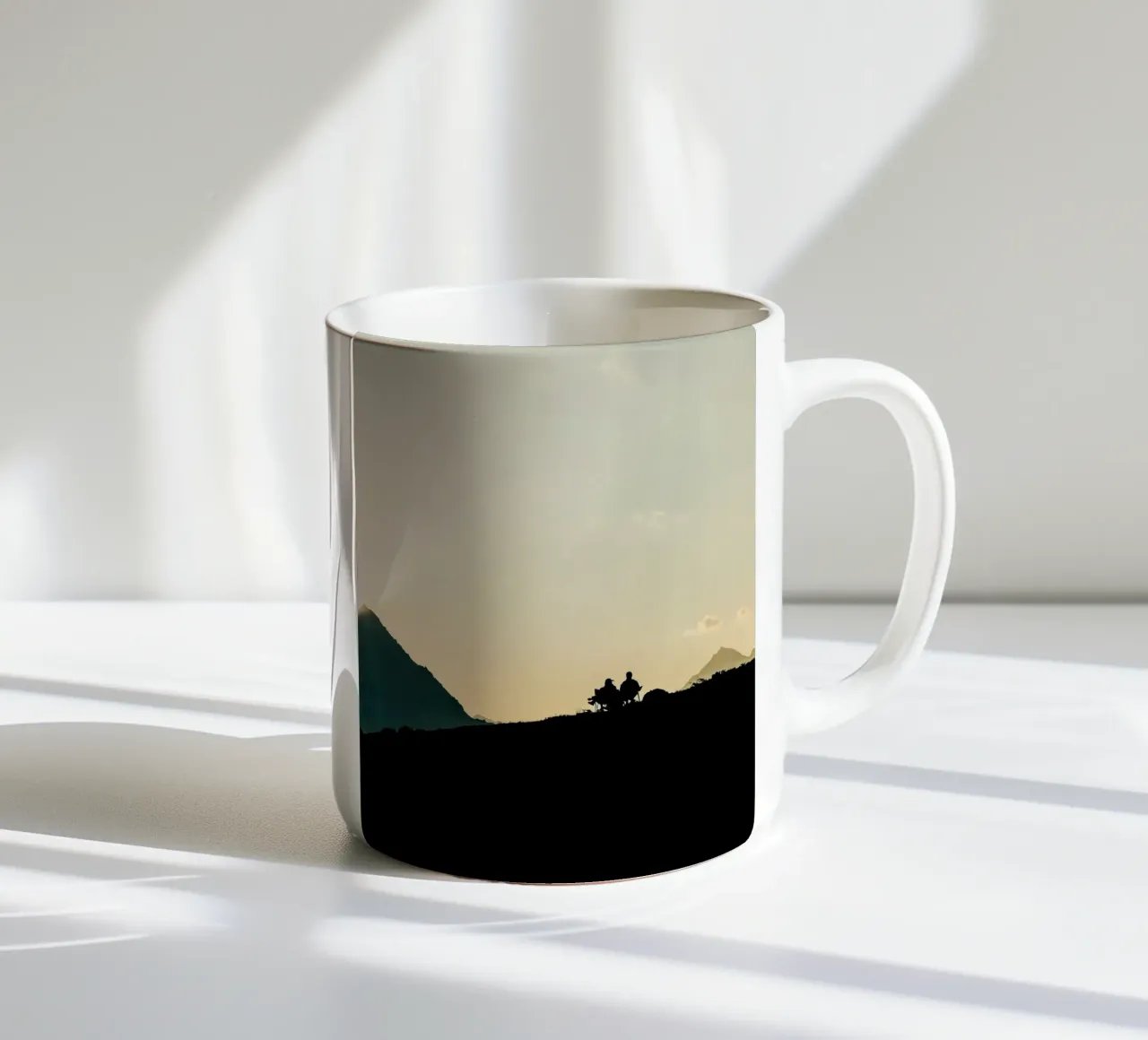 Bambini in montagna tazza in ceramica da lesuki