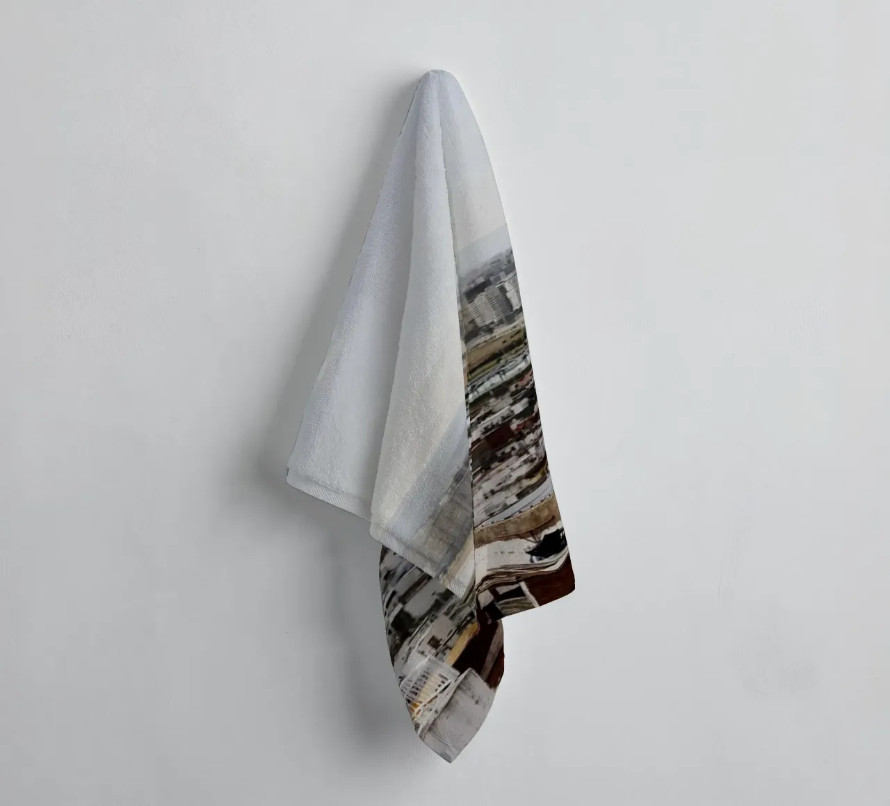 Tanger vue serviette de bain de Simon Koy