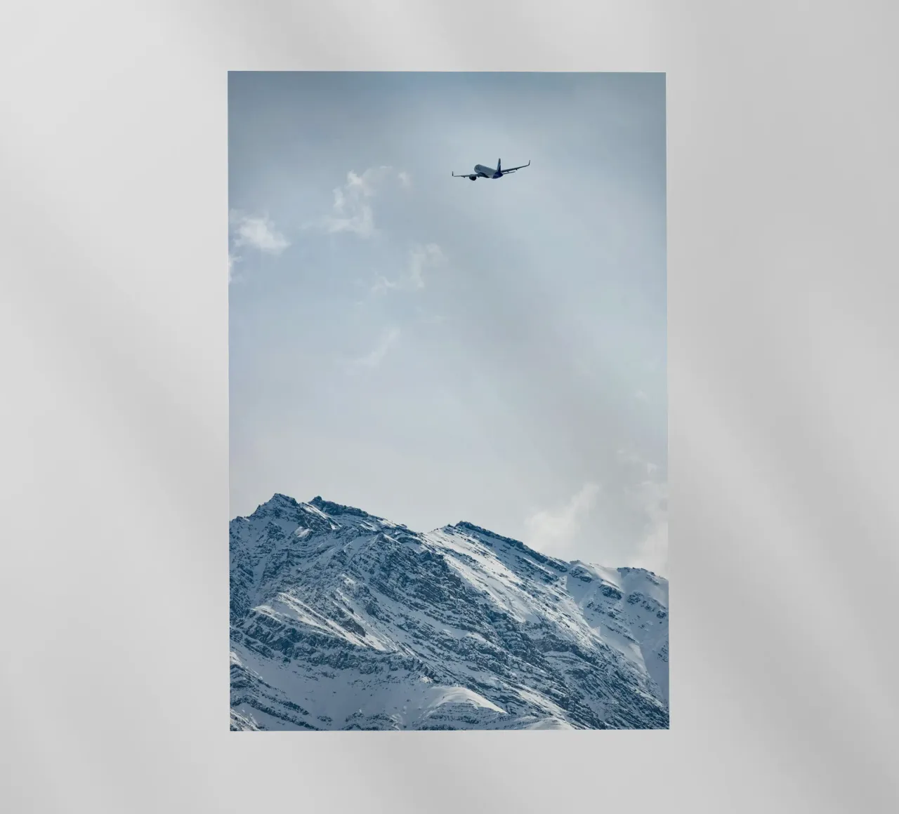 plane on mountain pellicola backlit da morgal