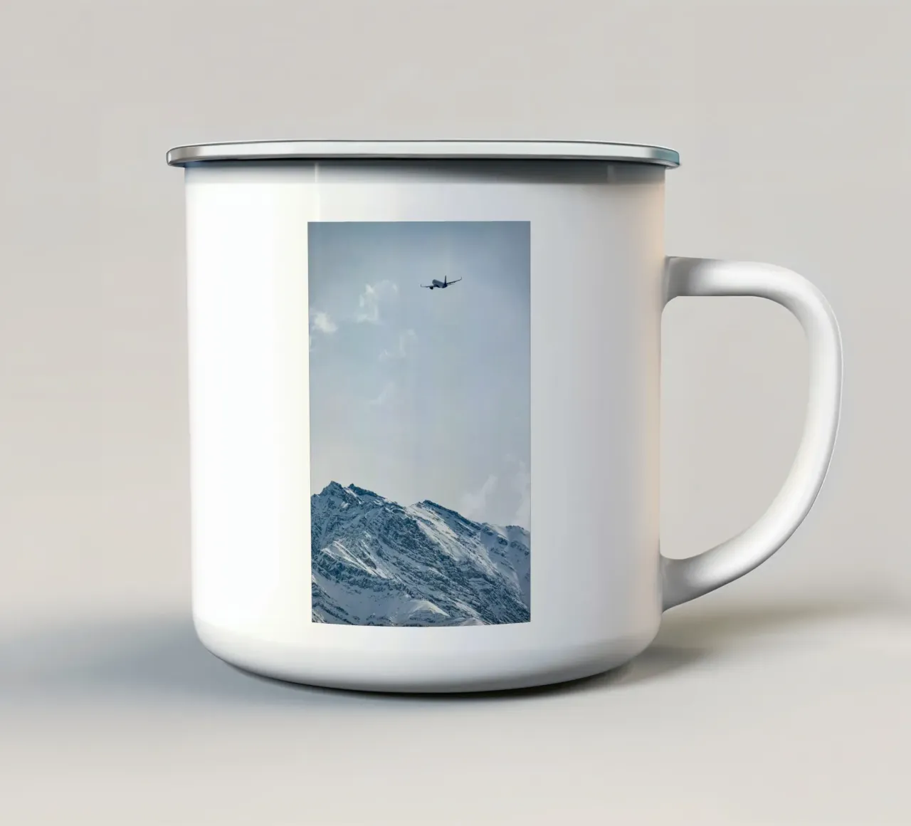 plane on mountain tazza in smalto da morgal
