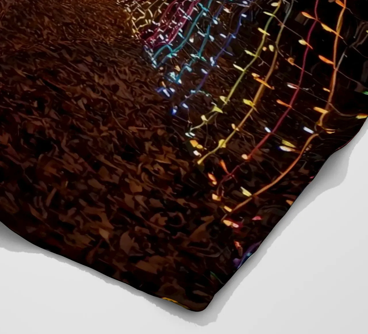 Tunnel ad arco con luci colorate e foglie cadute coperta in pile da DesignDoodle
