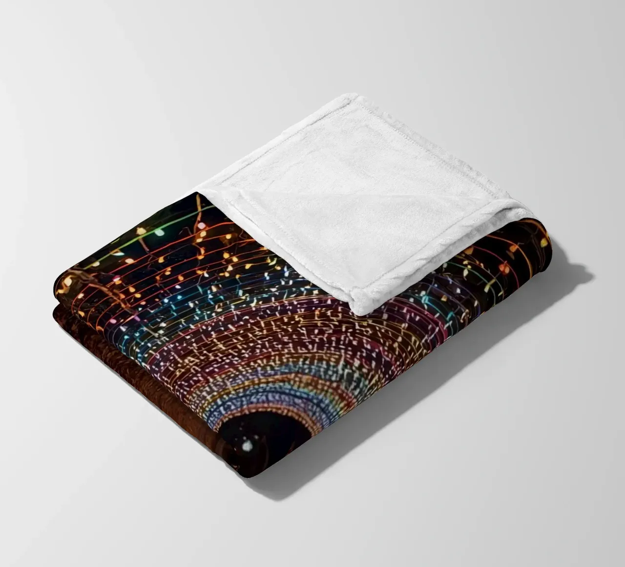 Tunnel ad arco con luci colorate e foglie cadute coperta in pile da DesignDoodle