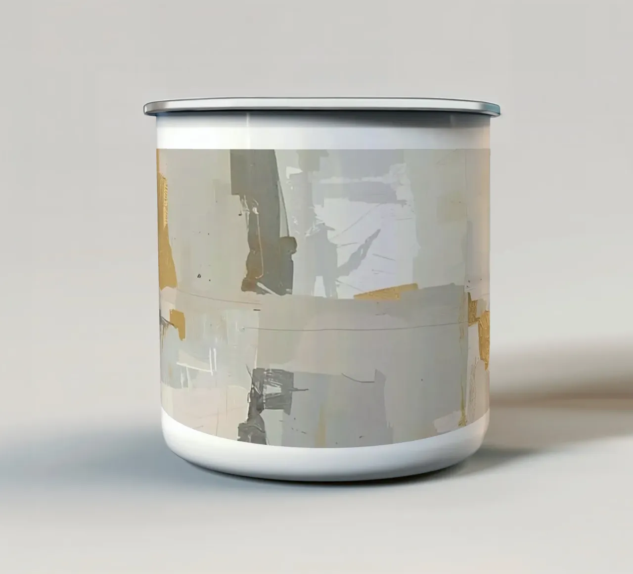 Pittura astratta con toni tenui e accenti dorati tazza in smalto da DesignDoodle