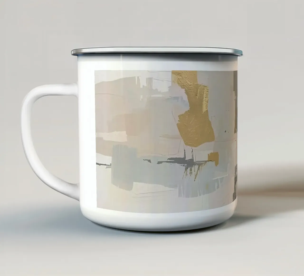 Pittura astratta con toni tenui e accenti dorati tazza in smalto da DesignDoodle