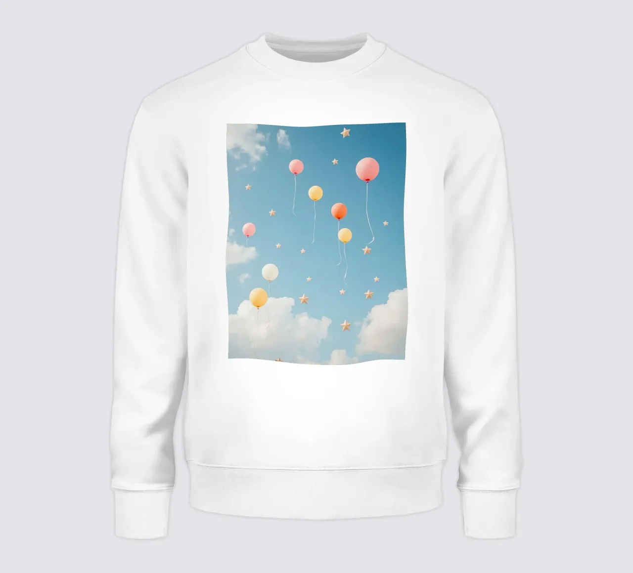 Palloncini e stelle in un cielo nuvoloso felpa da DesignDoodle