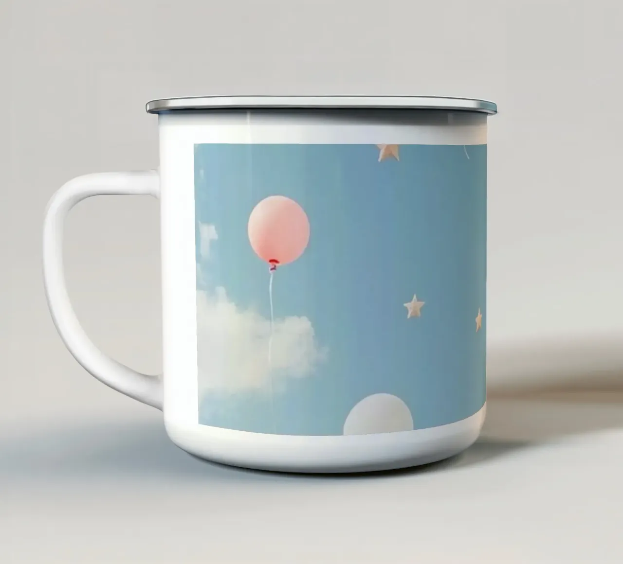 Palloncini e stelle in un cielo nuvoloso tazza in smalto da DesignDoodle