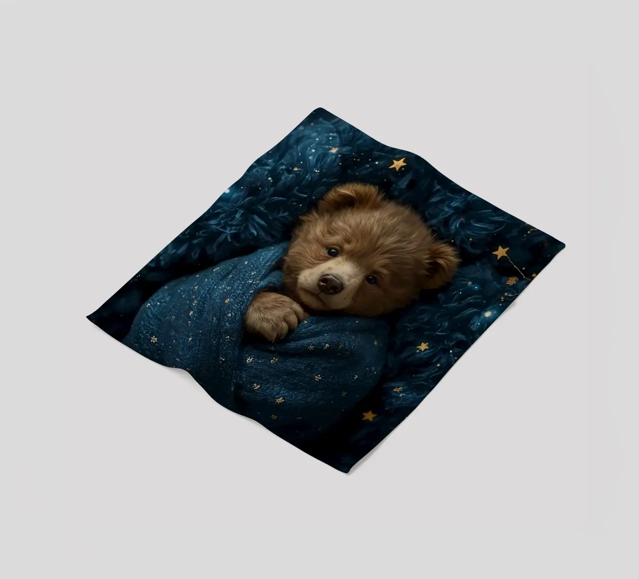 Cucciolo d'orso avvolto in una coperta di stelle coperta in pile da DesignDoodle