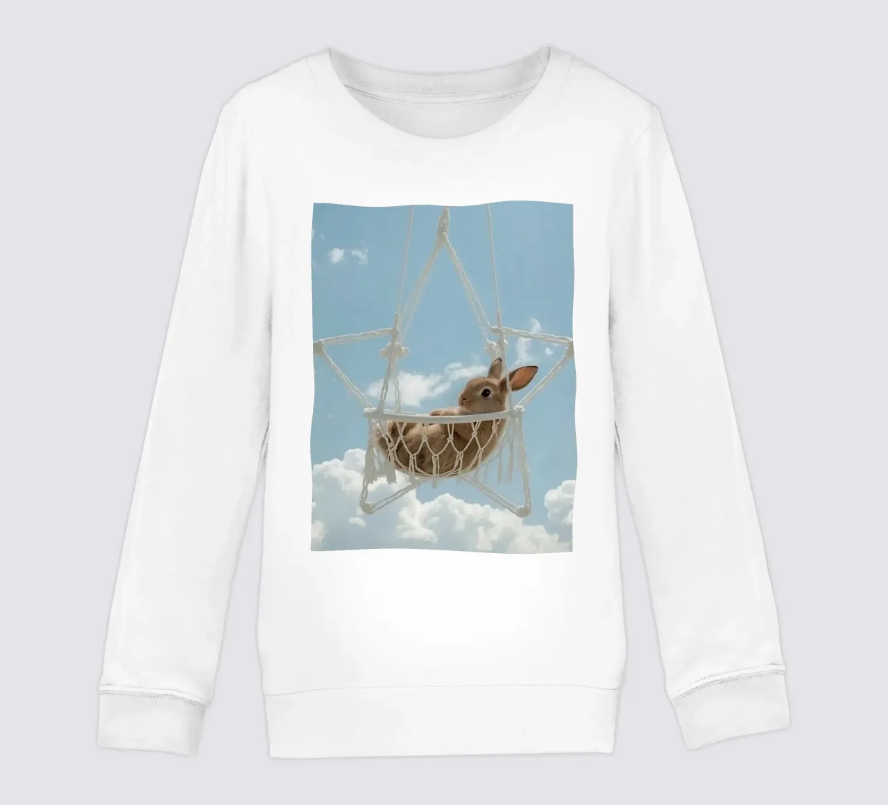 Simpatico coniglietto felice in amaca Macrame contro il cielo felpa bambino da DesignDoodle