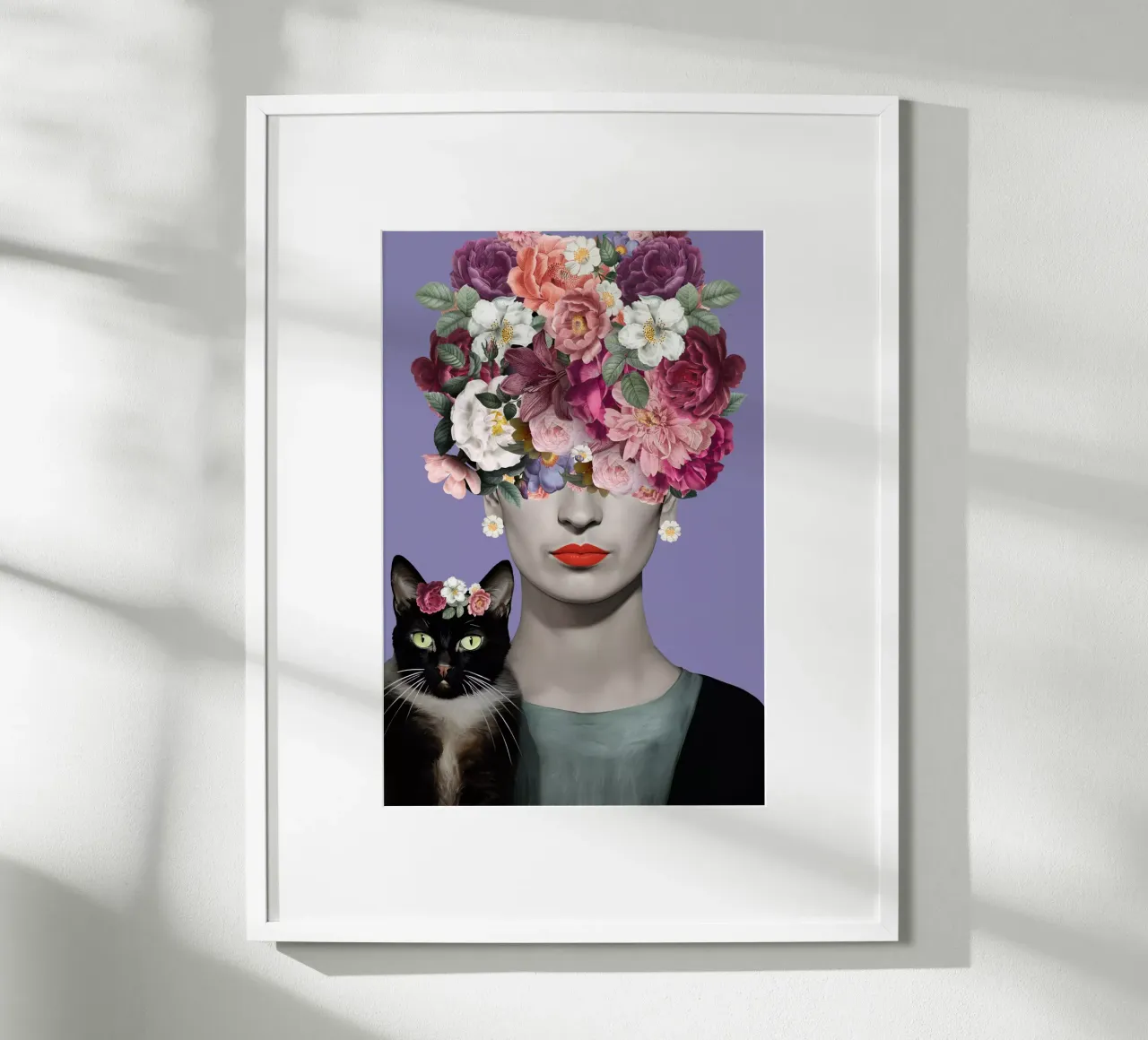 Frida viola-rosa Floreale poster con telaio in alluminio da Carinaprint