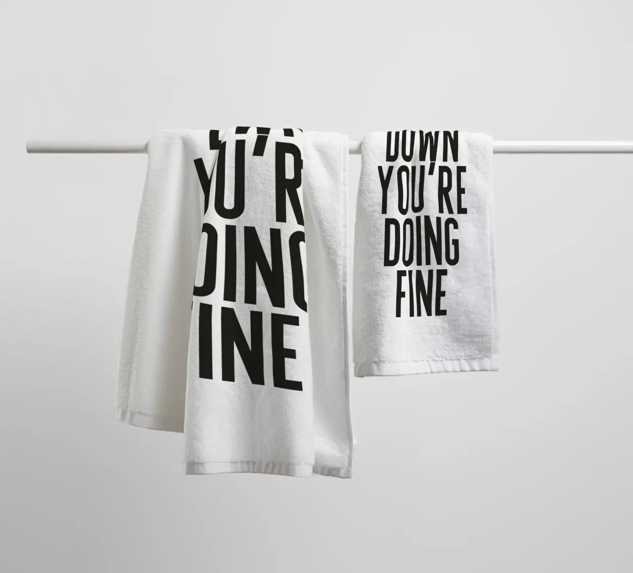 Slow Down badhanddoek van PurePeachStudio