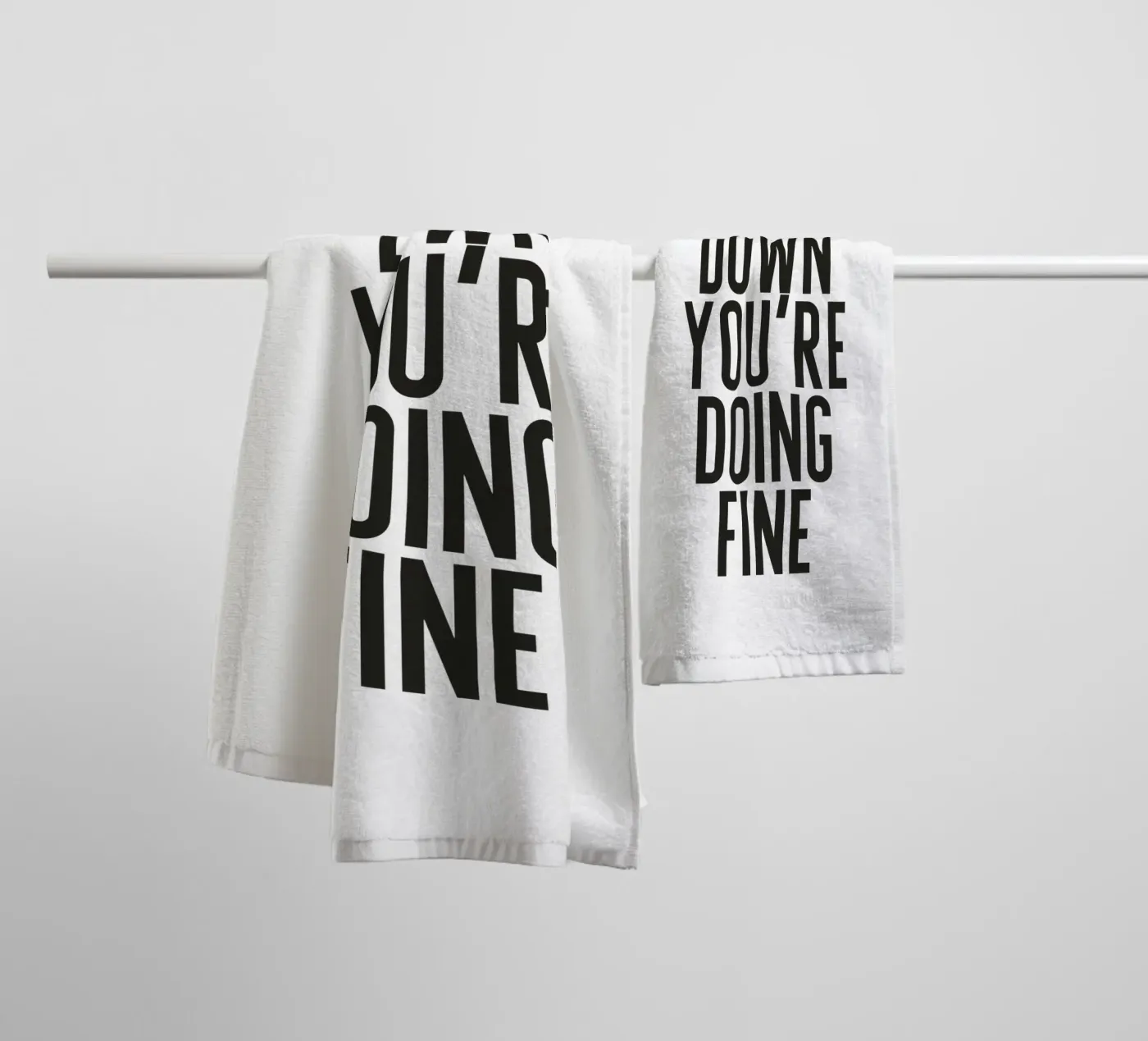 Slow Down badhanddoek van PurePeachStudio