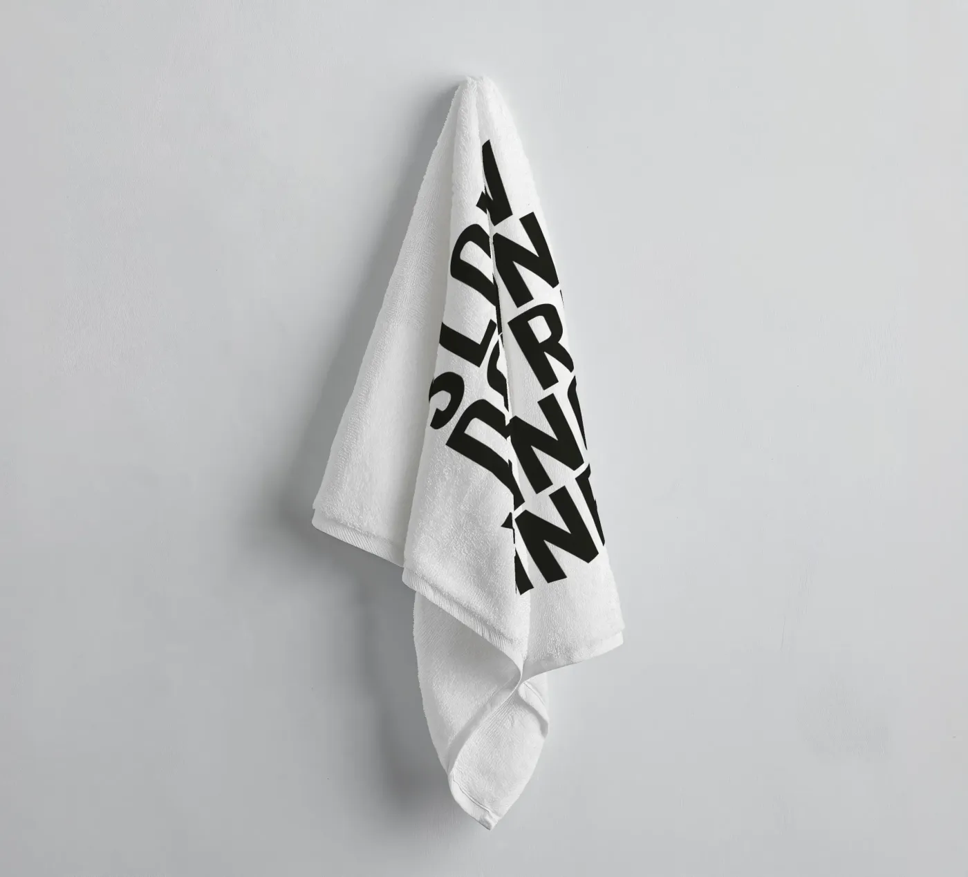 Slow Down badhanddoek van PurePeachStudio