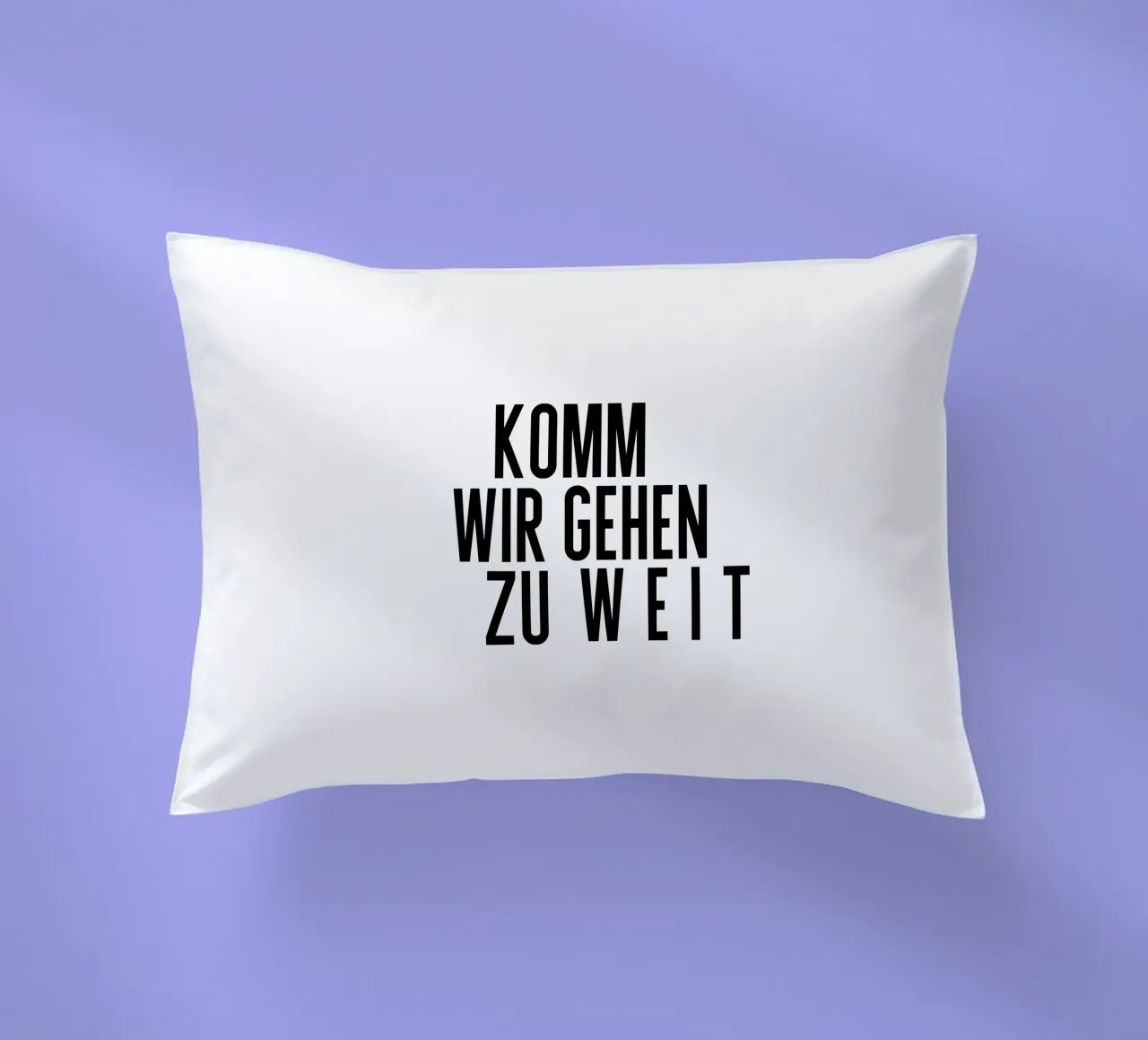 Zu Weit cuscino da PurePeachStudio