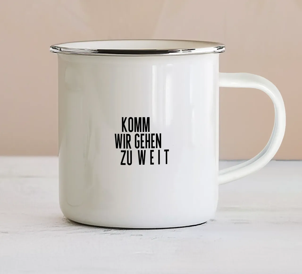 Zu Weit tazza in smalto da PurePeachStudio