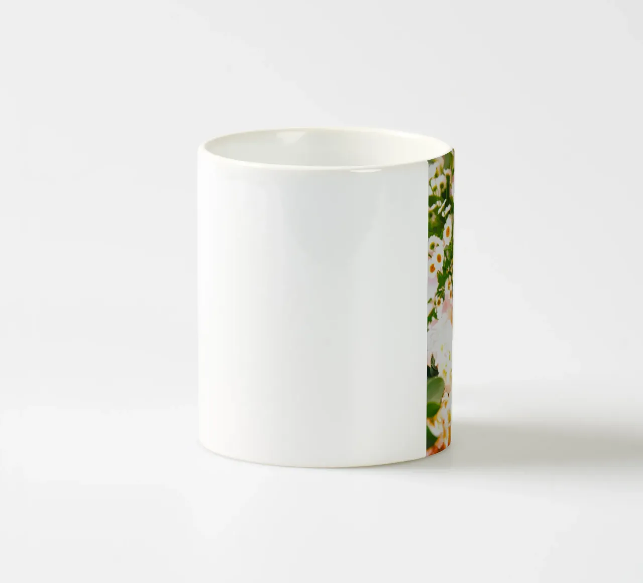 I petali danno colore, diffondono amore tazza in ceramica da Nature's Palette
