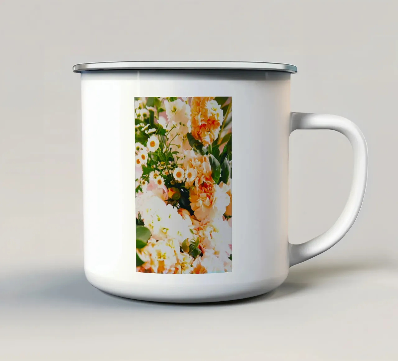 I petali danno colore, diffondono amore tazza in smalto da Nature's Palette