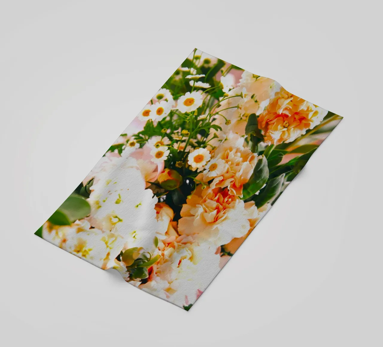 I petali danno colore, diffondono amore telo mare da Nature's Palette