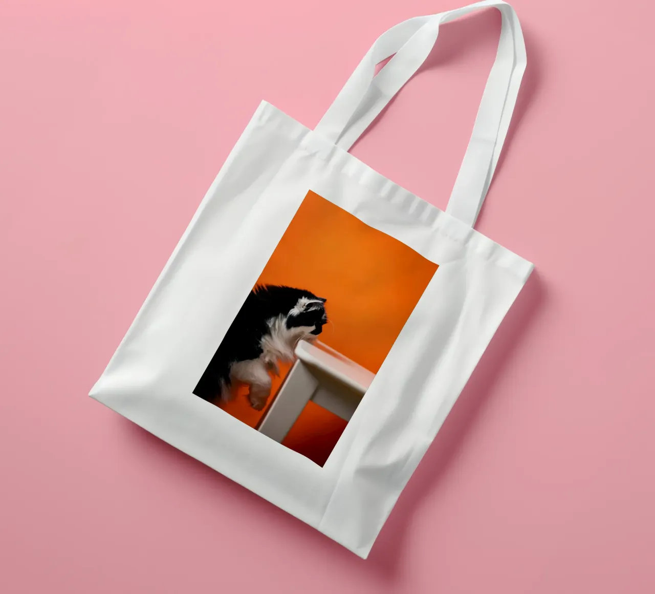 cat table in orange shade borsa in juta da feny