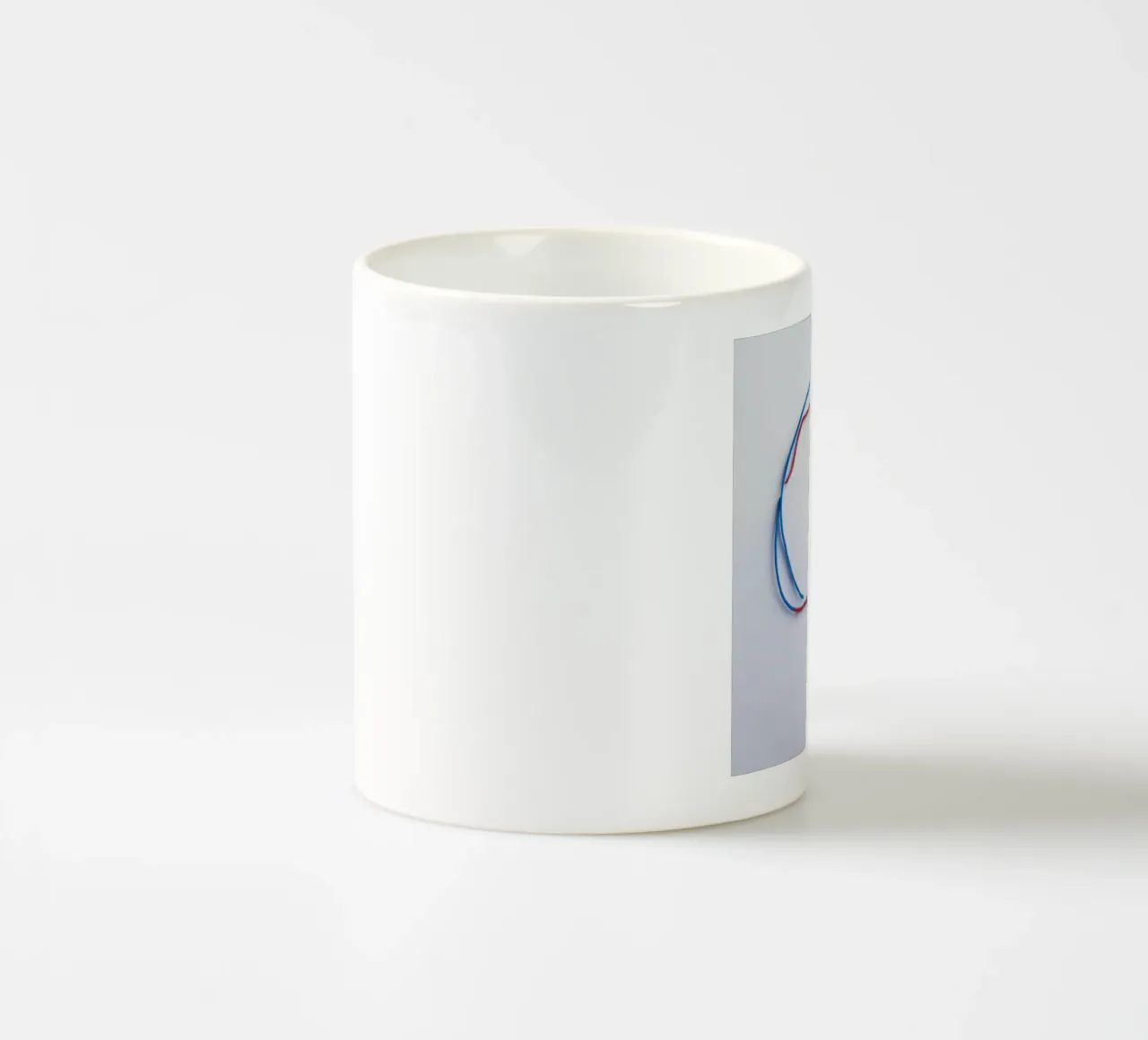 Profilo della linea scultorea tazza in ceramica da Katarsis Mann