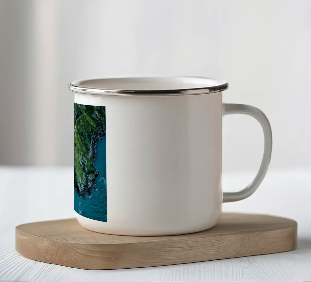 isola lontana tazza in smalto da Earthly Visions