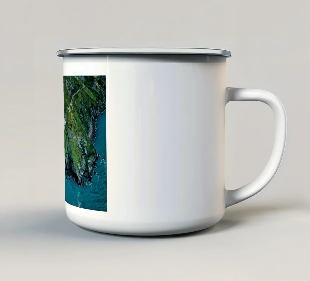 isola lontana tazza in smalto da Earthly Visions