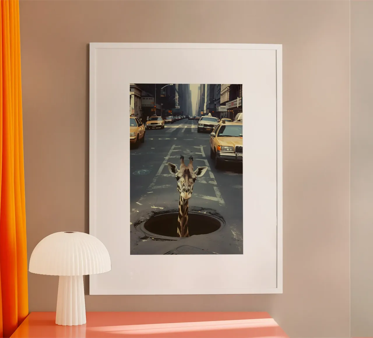 Giraffa nella giungla urbana poster con telaio in legno da M-Ulrich-Digital Art