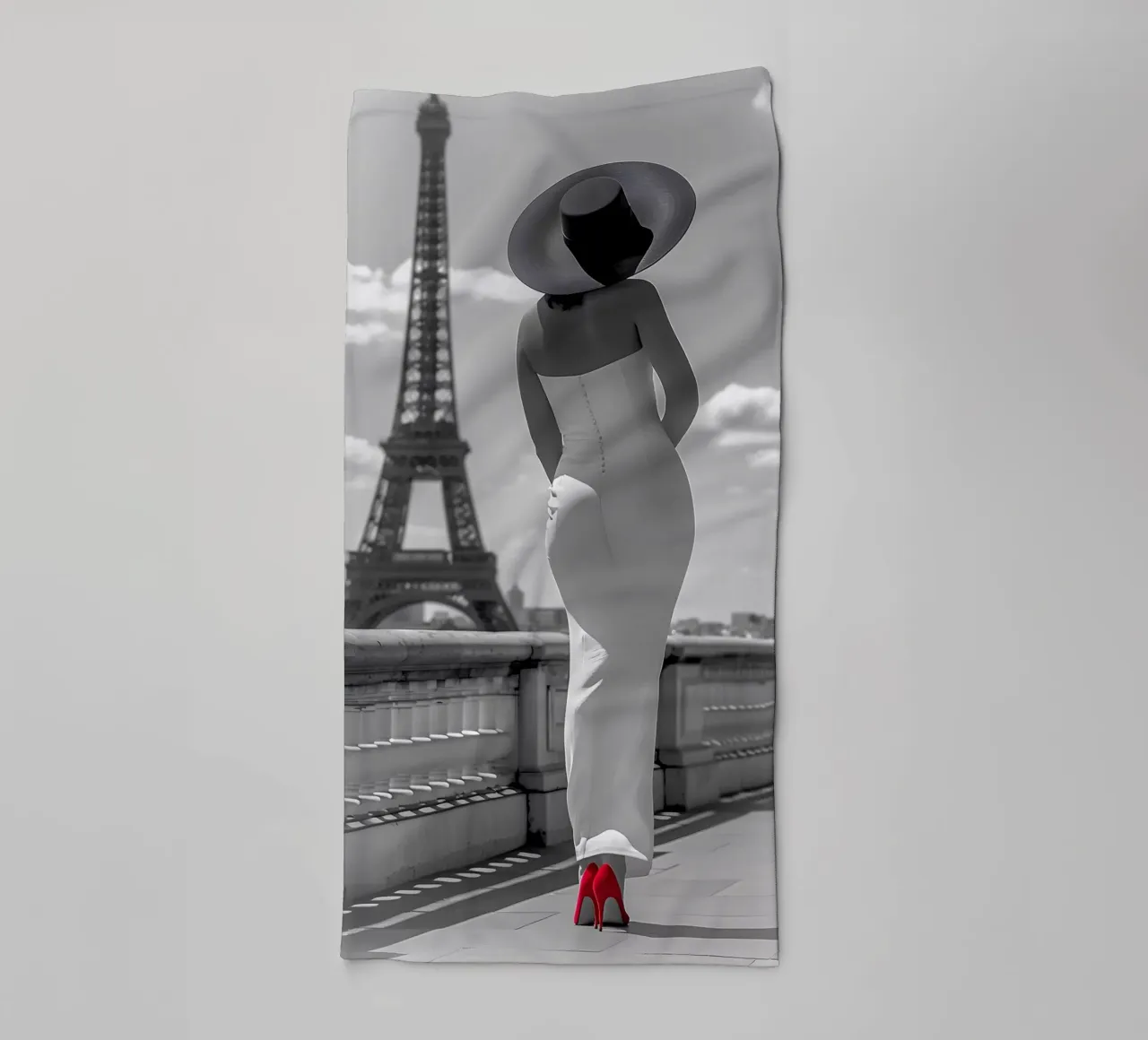 Dichiarazione di moda alla Torre Eiffel asciugamano da bagno da M-Ulrich-Digital Art
