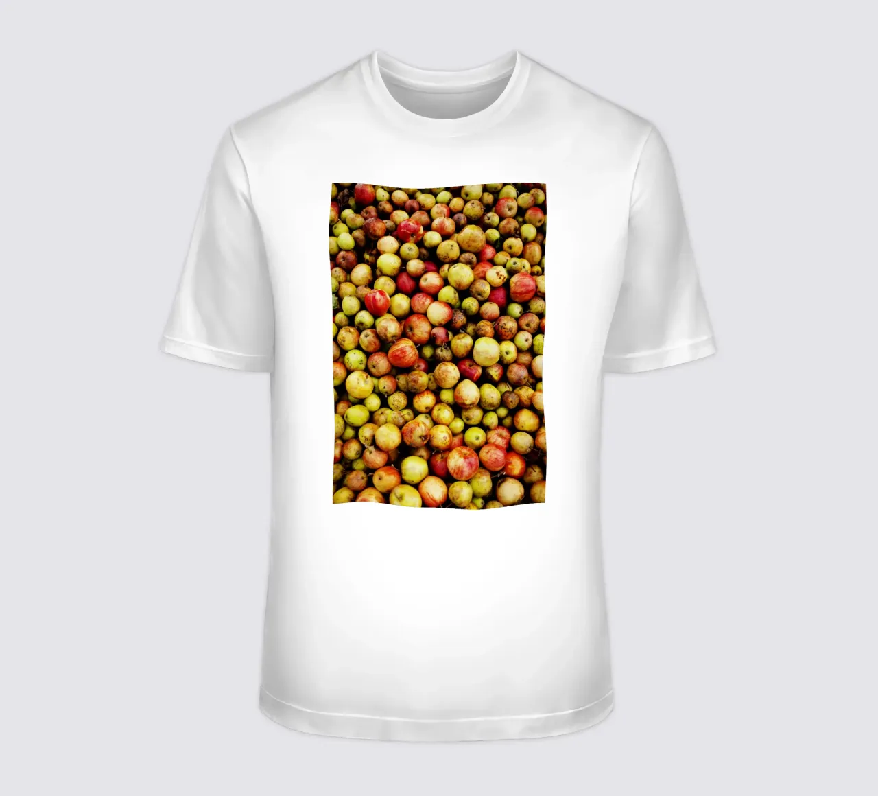 Raccolta di mele in Carinzia t-shirt da Simon Koy