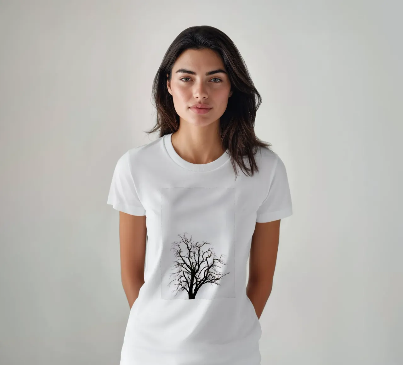 Albero in Carinzia (Austria) t-shirt da Simon Koy