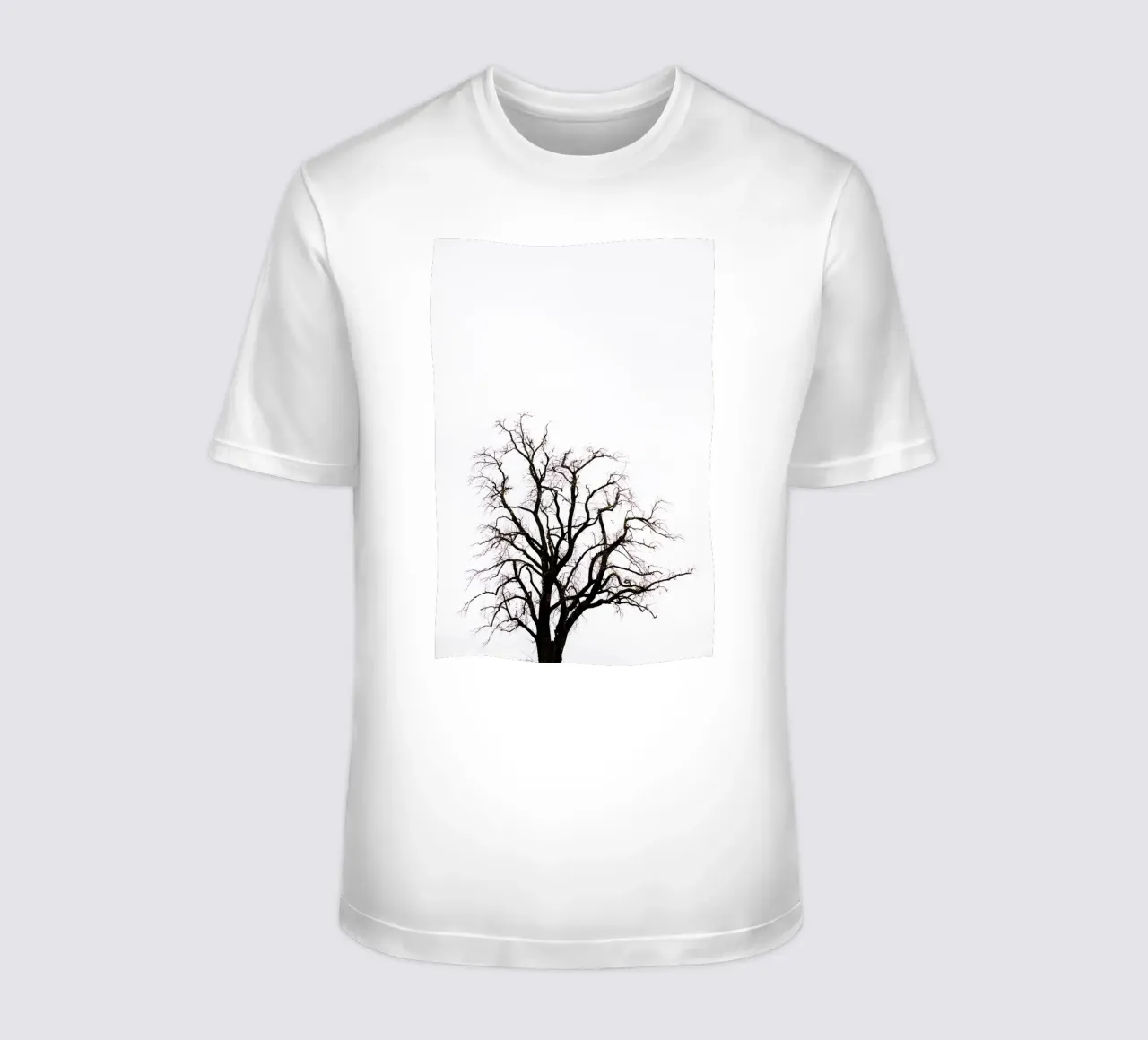 Albero in Carinzia (Austria) t-shirt da Simon Koy