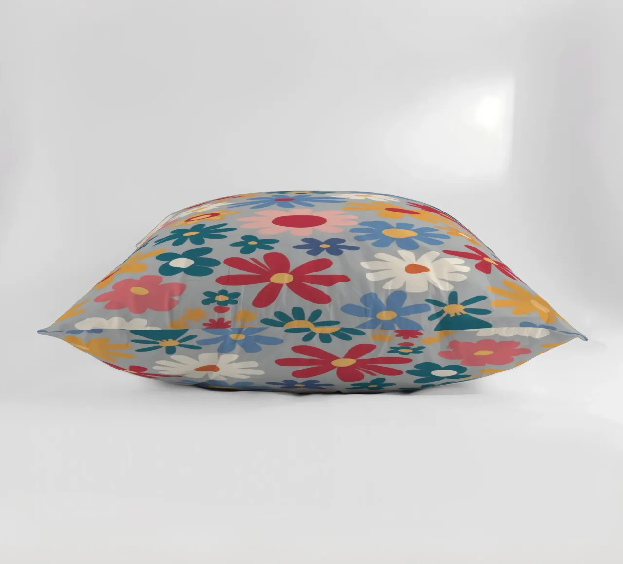 Patchwork di pose pastello cuscino da Absca Gallery