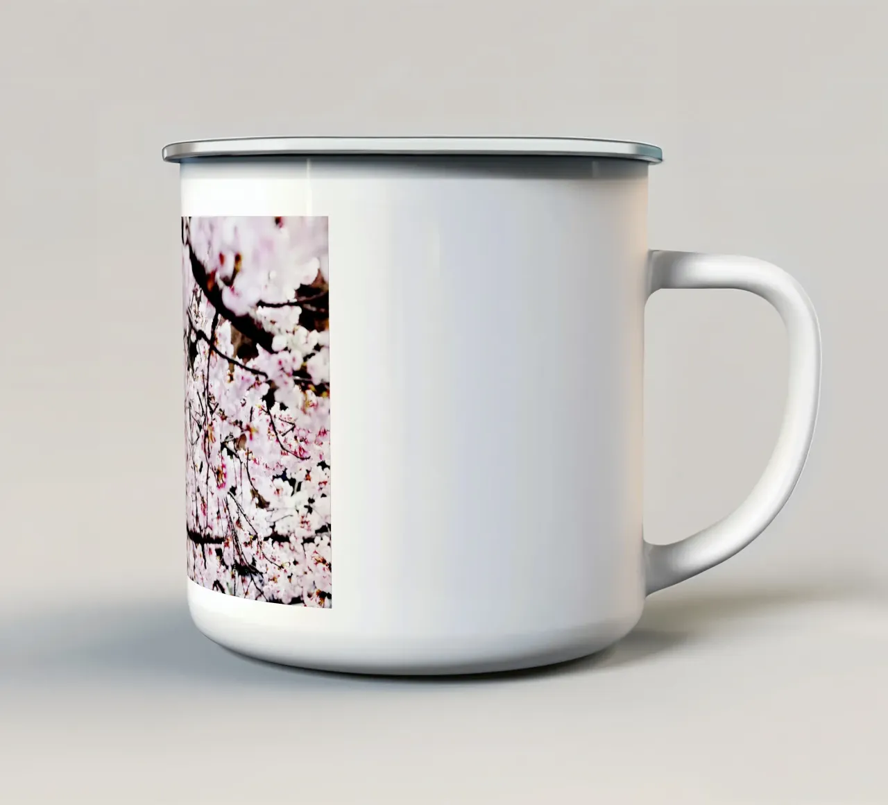 Lo splendore dei ciliegi in fiore in Giappone tazza in smalto da Simon Koy