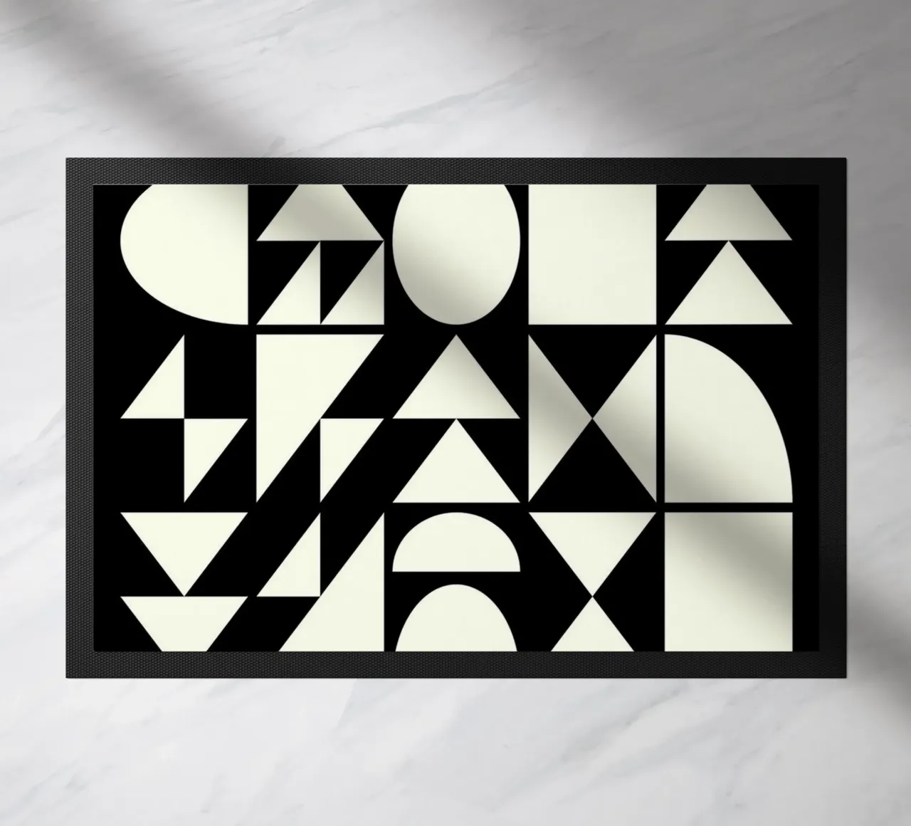 Forme geometriche in bianco e nero zerbino da Courtney