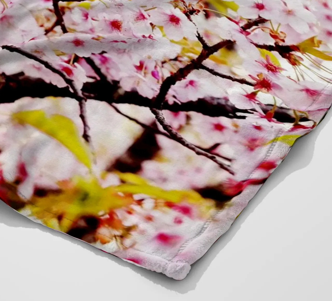 Fiori di ciliegio in Giappone coperta in pile da Simon Koy