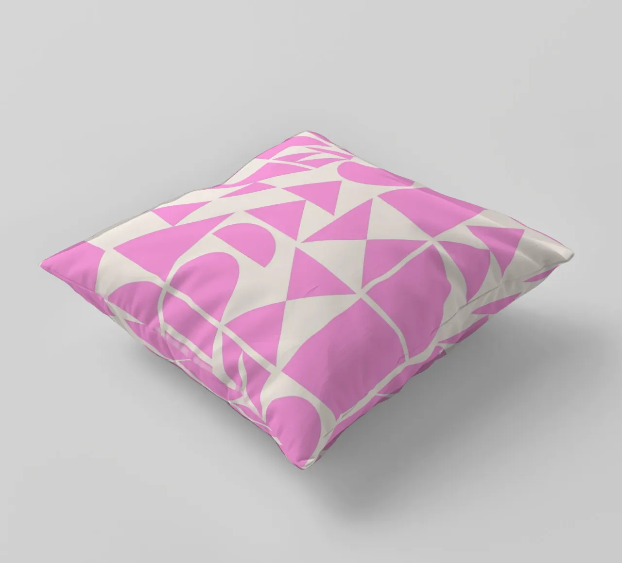 Forme geometriche di metà secolo in rosa cuscino da Courtney