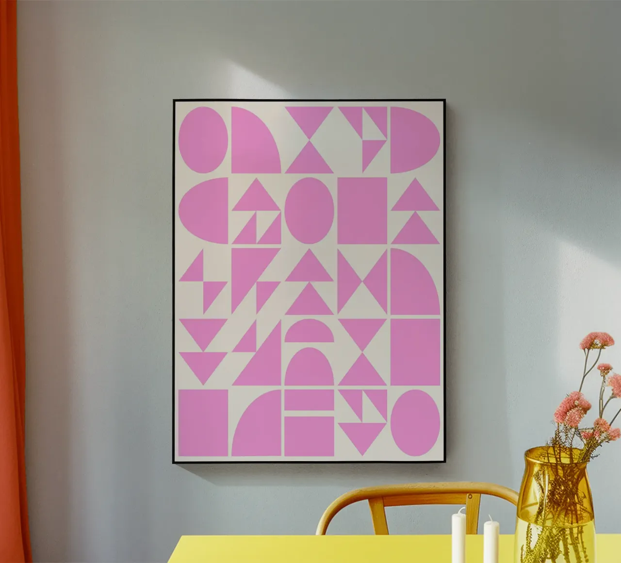 Forme geometriche di metà secolo in rosa plexiglass da Courtney